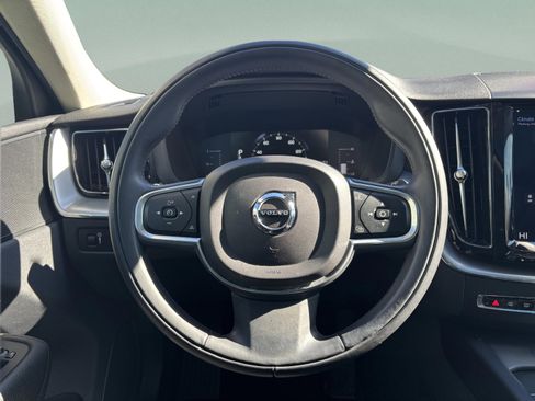 Used 2018 Volvo XC60 T5 Momentum w/ Protection Package Premier image 8
