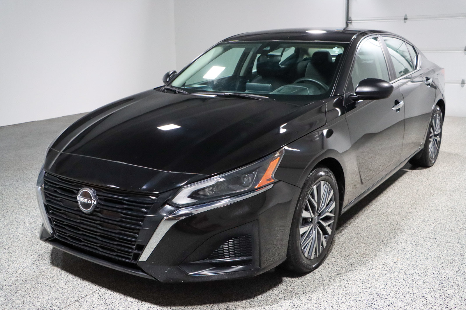 Used 2024 Nissan Altima 2.5 SV FWD image 29