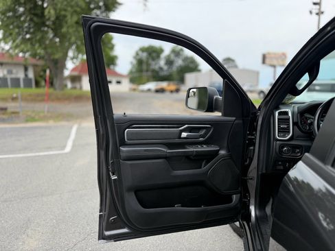 Used 2022 RAM 1500 Big Horn AWD/4WD image 23