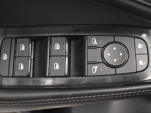 Used 2025 Nissan Rogue SV AWD/4WD image 21