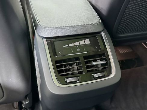 Used 2018 Volvo XC90 T6 Momentum w/ Convenience Package image 26