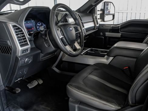 Used 2019 Ford F250 Platinum w/ Platinum Ultimate Package image 14