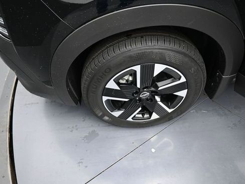 Certified 2025 Nissan Kicks SV w/ Illumination Package AWD/4WD image 36