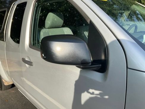 Used 2019 Nissan Frontier S RWD image 4