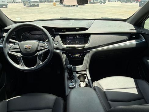 Used 2023 Cadillac XT5 Luxury FWD image 16