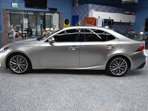 Used 2018 Lexus IS 300 AWD image 10