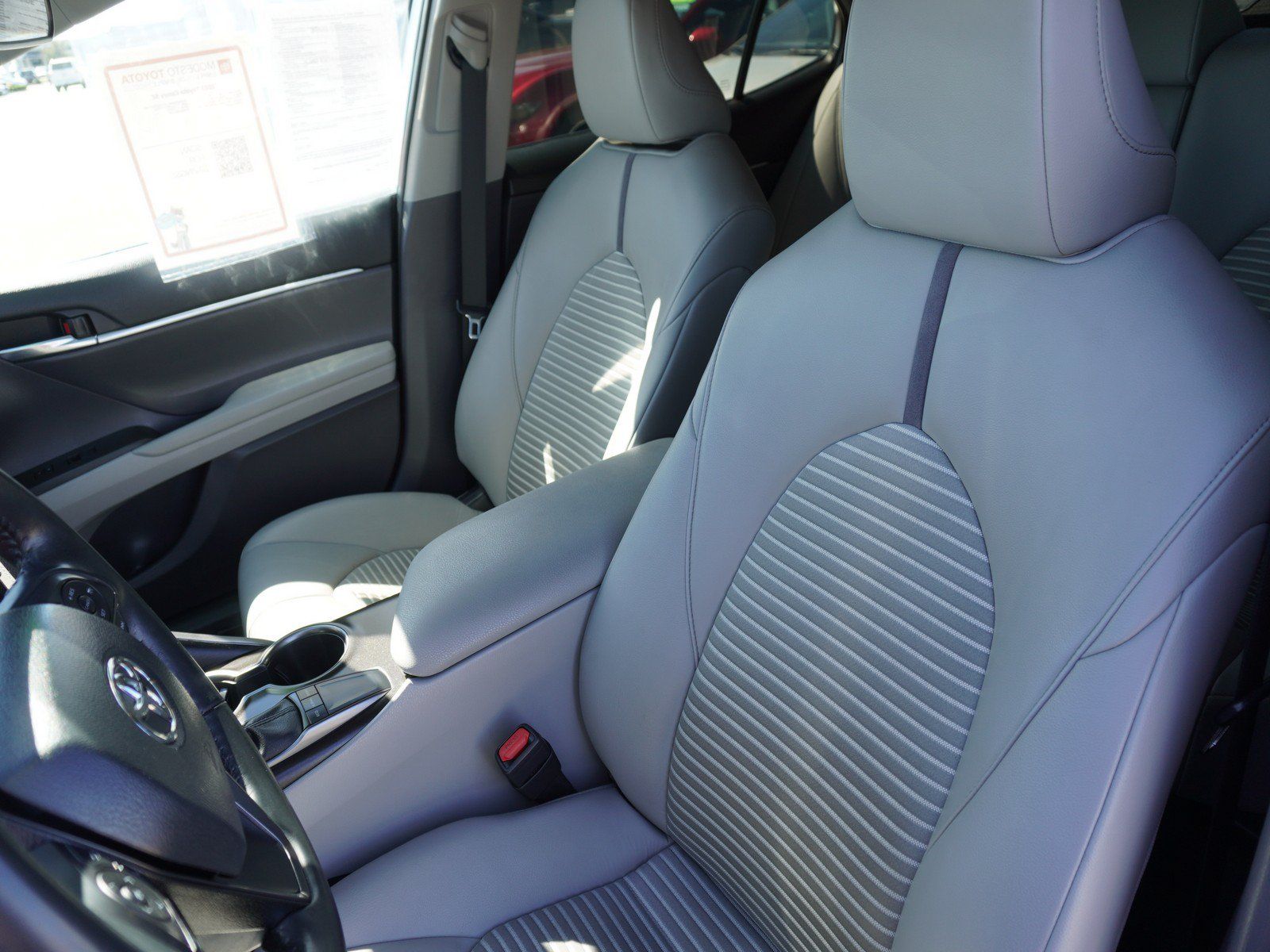 Used 2023 Toyota Camry SE FWD image 19