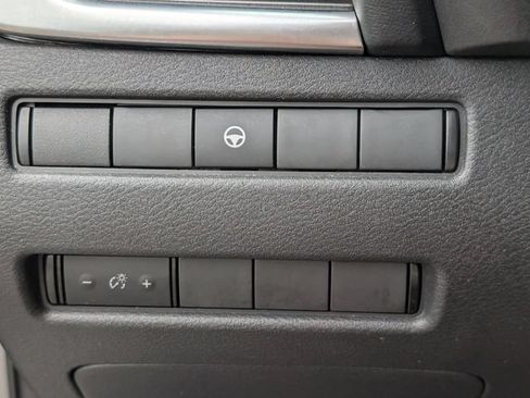 Used 2023 Nissan Rogue SV FWD image 17
