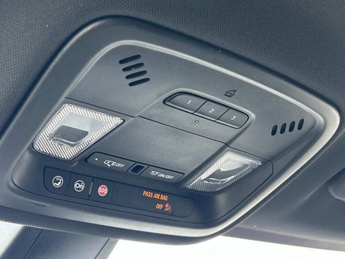 Used 2022 Chevrolet Traverse LT w/ LPO, Floor Liner Package AWD/4WD image 31