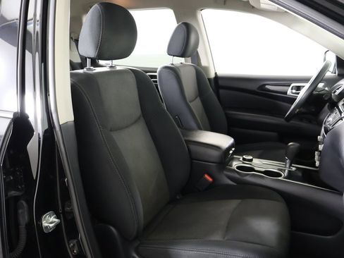 Used 2020 Nissan Pathfinder S image 26