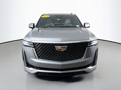 Used 2024 Cadillac Escalade Premium Luxury AWD/4WD image 2