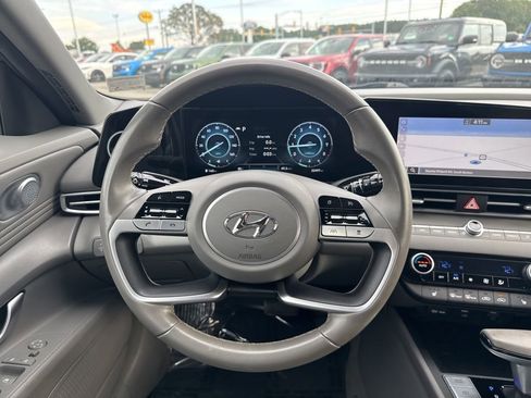 Used 2023 Hyundai Elantra SEL w/ Convenience Package image 24