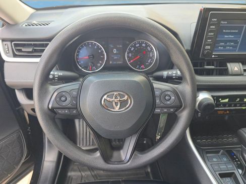 Used 2021 Toyota RAV4 LE image 14