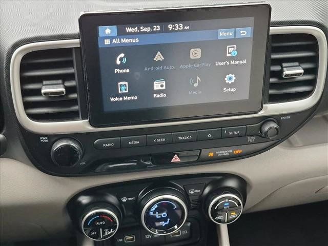 Used 2022 Hyundai Venue SEL FWD image 13