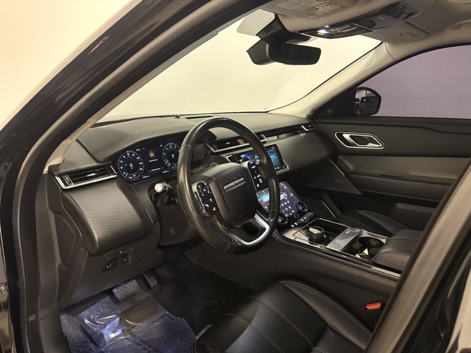 Used 2018 Land Rover Range Rover Velar S AWD/4WD image 15