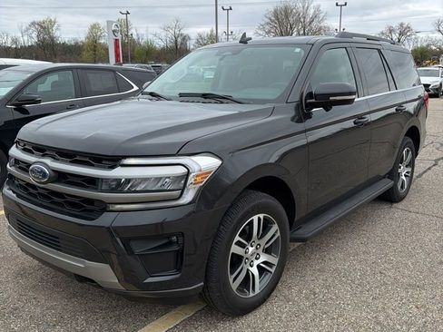 Used 2024 Ford Expedition XLT image 1