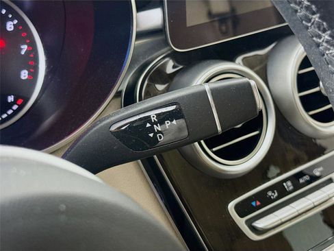 Used 2021 Mercedes-Benz GLC 300 image 6