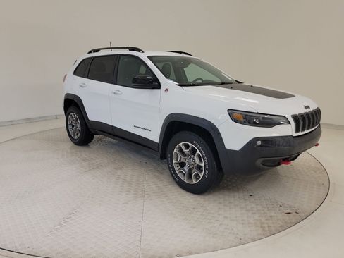 Used 2022 Jeep Cherokee Trailhawk image 5