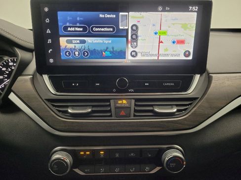 Used 2023 Nissan Altima 2.5 SV w/ SV Premium Package image 25