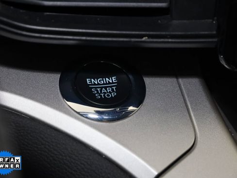 Used 2022 Ford Explorer XLT image 32