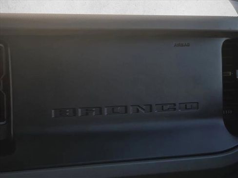 Used 2022 Ford Bronco Badlands image 21