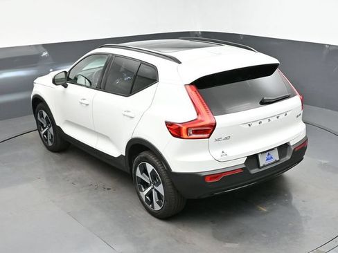 Used 2026 Volvo XC40 B5 Plus AWD/4WD image 21