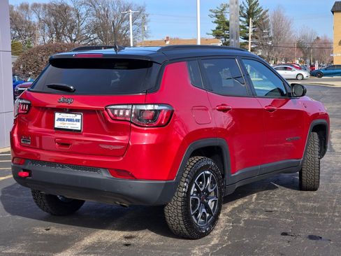 Used 2025 Jeep Compass Trailhawk AWD/4WD image 12