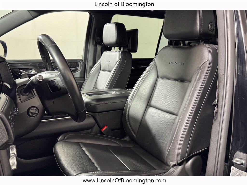 Used 2023 GMC Yukon XL Denali w/ Denali Reserve Package AWD/4WD image 17