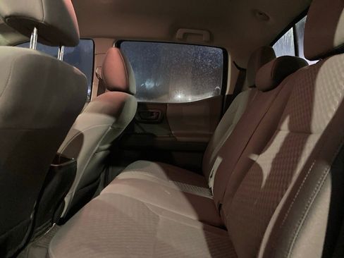 Certified 2022 Toyota Tacoma SR image 10