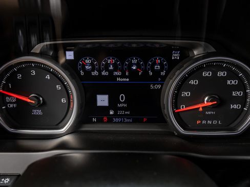 Used 2021 Chevrolet Silverado 1500 High Country w/ Technology Package image 19