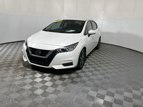 Used 2022 Nissan Versa SV FWD image 4