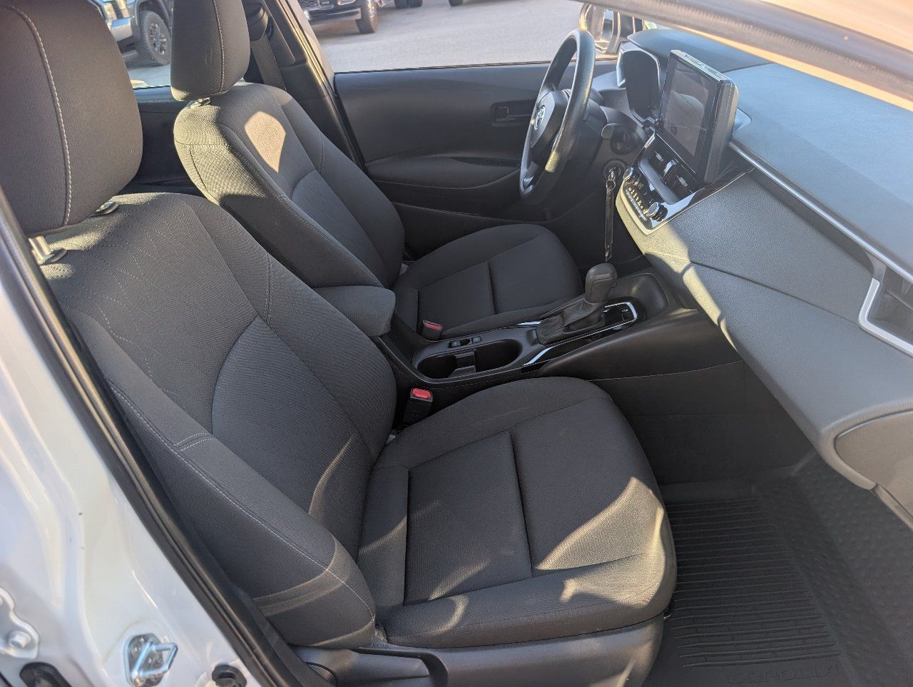 Used 2024 Toyota Corolla LE FWD image 8