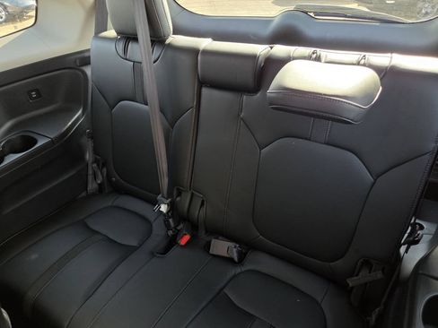 Used 2025 Honda Pilot EX-L image 19