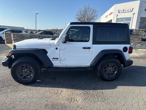 Used 2024 Jeep Wrangler Sport AWD/4WD image 4