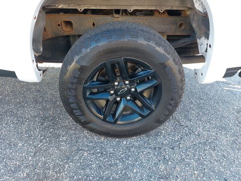 Used 2019 Chevrolet Silverado 1500 LT Trail Boss image 34