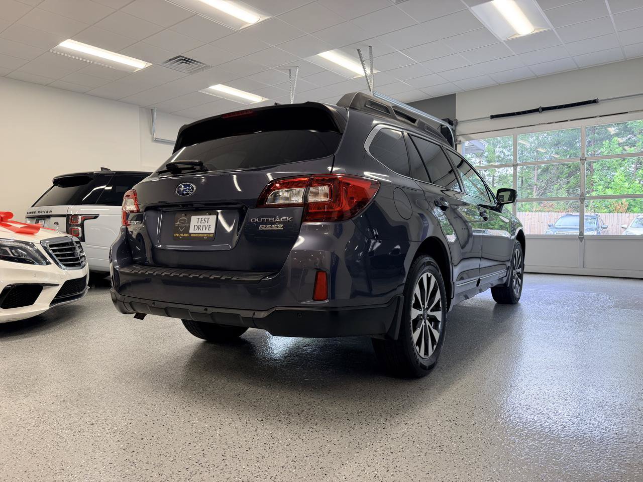 Used 2017 Subaru Outback 2.5i Limited AWD/4WD image 9