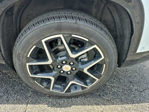 Used 2026 Chevrolet Traverse High Country w/ LPO, Floor Liner Package AWD/4WD image 9