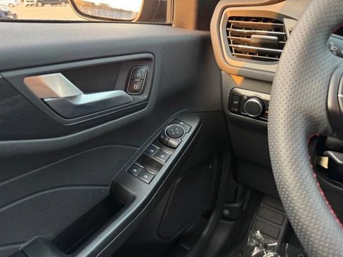 Used 2023 Ford Escape ST-Line w/ Tech Pack #1 AWD/4WD image 29