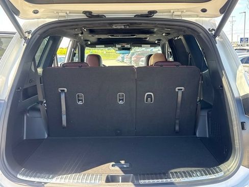 Used 2023 Kia Telluride SX Prestige AWD/4WD image 12
