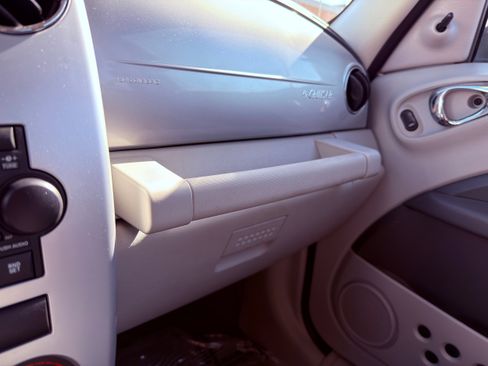 Used 2007 Chrysler PT Cruiser FWD image 29