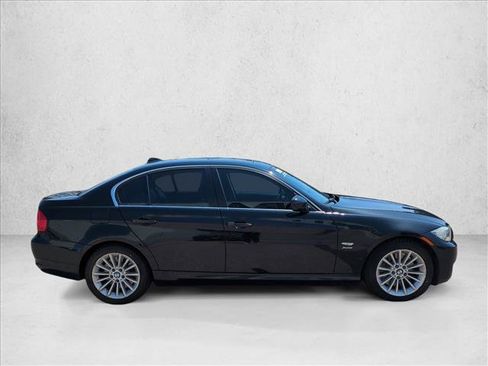 Used 2011 BMW 335i xDrive Sedan AWD/4WD image 4