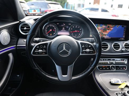 Used 2019 Mercedes-Benz E 300 4MATIC image 15