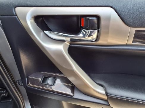 Used 2021 Lexus GX 460 Premium w/ Premium Package image 10