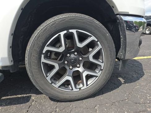 Used 2025 RAM 1500 Laramie AWD/4WD image 35