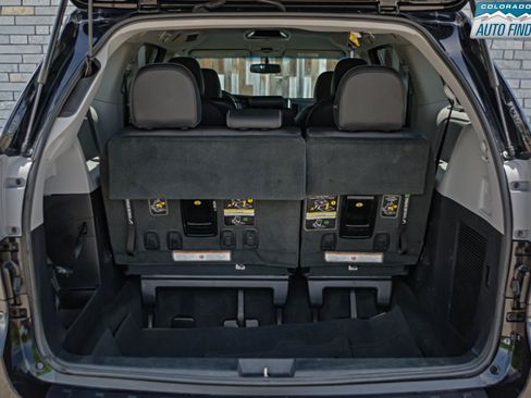 Used 2016 Toyota Sienna SE FWD image 29