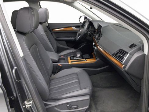 Used 2021 Audi Q5 e Premium w/ Convenience Package image 28