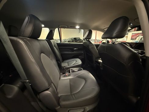 Used 2026 Toyota Grand Highlander AWD Hybrid image 32