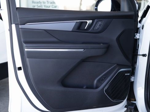 Used 2025 Buick Enclave Sport Touring image 25