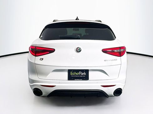 Used 2022 Alfa Romeo Stelvio Veloce image 7