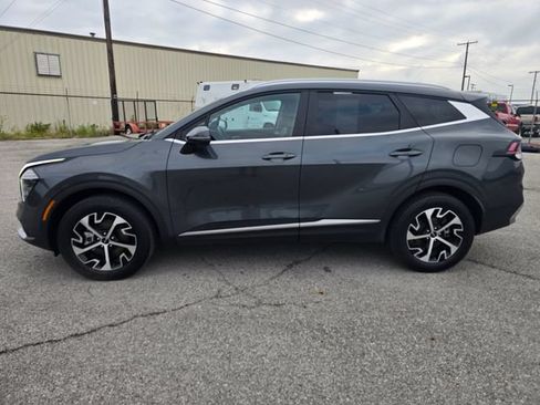 Used 2024 Kia Sportage EX AWD/4WD image 6